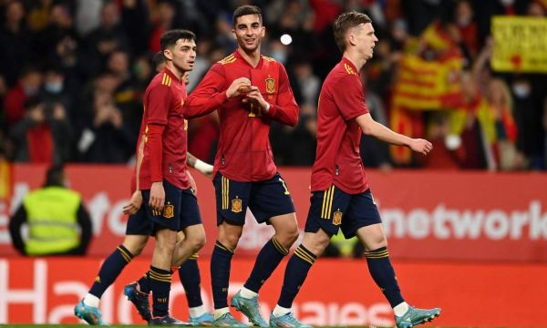 Испания с късна победа над Албания