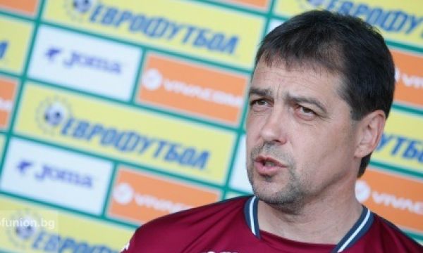 Хубчев се разсърди на медиите след въпрос дали ще става треньор на Левски