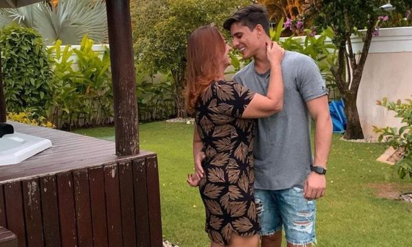 Майката на Неймар се събра с 22-годишния киберспортист