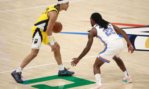 Пейсърс започна с победа