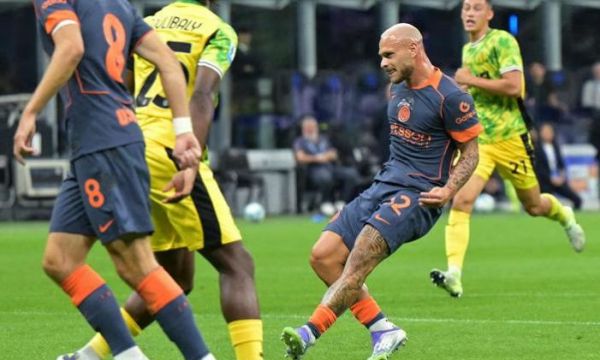 Интер надви Сасуоло с 2:1