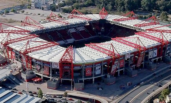 Олимпиакос и ПСВ няма да се победят