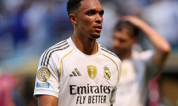 Карагър обясни освиркванията към Трент 