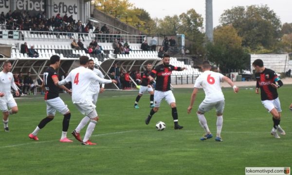 Локо Пловдив направи равен с лидера във Втора лига