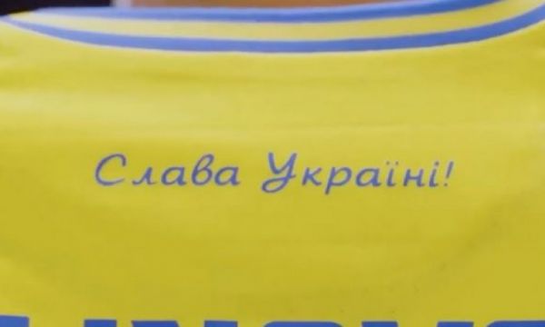 Adidas прекрати сътрудничеството си с руския футбол