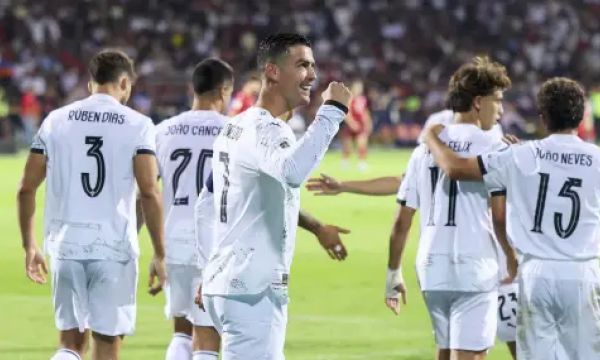 Португалия вкара 5 на Армения, Роналдо с два гола