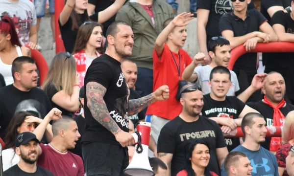 Феновете на ЦСКА заведоха дело срещу новака в Първа лига