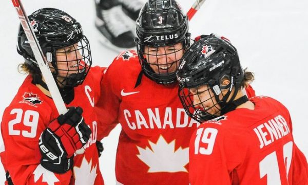 Канада победи САЩ на финала на Световното за жени