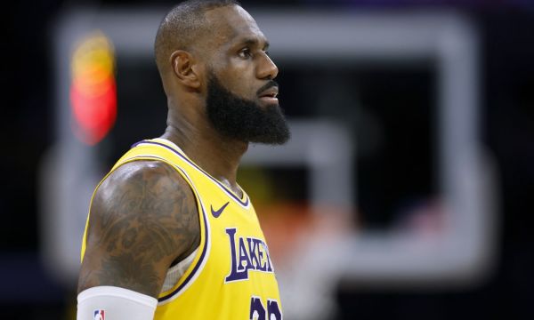 ЛеБрон ще тренира с фермерския отбор на Лейкърс