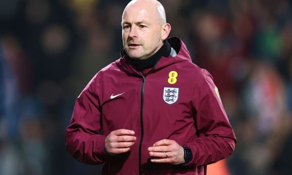 ФА продължи с Лий Карсли