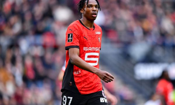 Ливърпул и Нюкасъл следят защитник на Рен