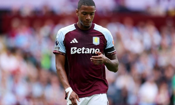 Ливърпул, Тотнъм и Ман Сити следят защитник на Астън Вила 