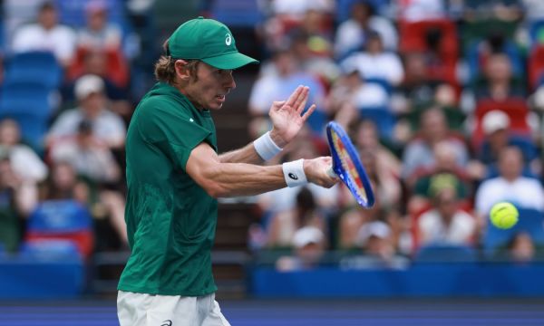 Музети победи Де Минор в мач от Заключителния турнир на АТР