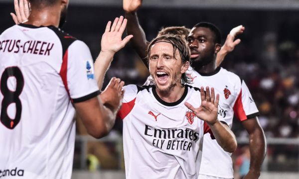 Милан пречупи Лече (видео)