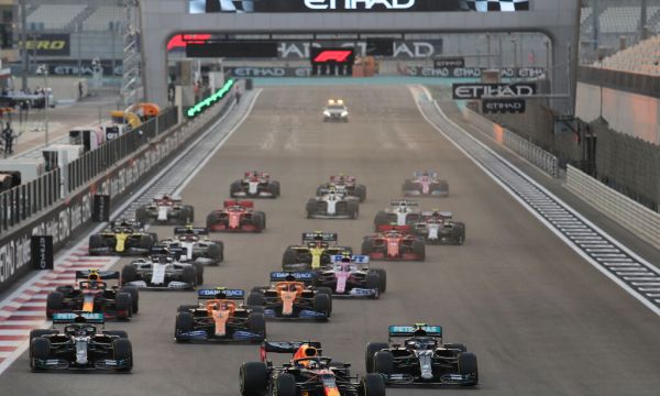   Формула 1 се отказа от колениченето преди състезанията
