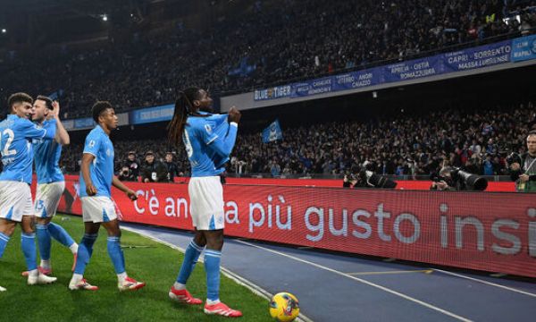 Наполи нанесе първа загуба на Юве