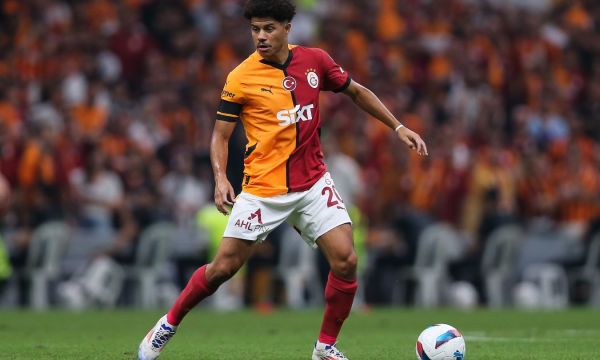 Астън Вила се готви за преговори за халф на Галатасарай 