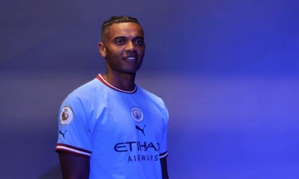  Ман Сити обяви трансфера на Аканджи 