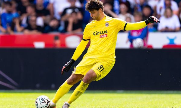 Ман Юнайтед е близо до трансфер на вратар от Антверпен