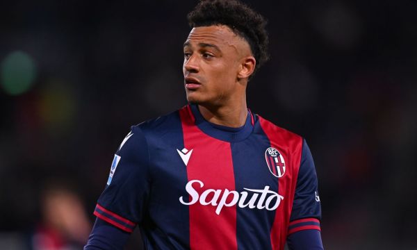 Ман Юнайтед и Юве следят халф на Болоня