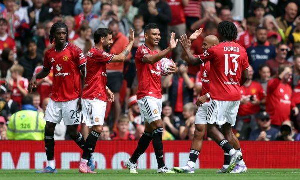 Ман Юнайтед е готов да се раздели с трима