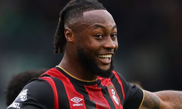 Ман Юнайтед се опитва да изпревари Ливърпул и Арсенал за Семеньо