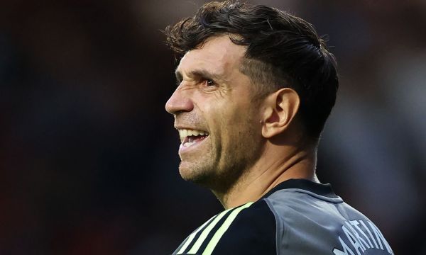 Ман Юнайтед се договори с Емилиано Мартинес