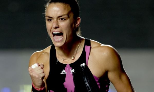 Сакари се класира за 1/2-финалите на Финалния турнир на WTA