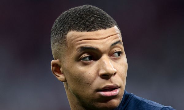 Майката на Мбапе: Казах му, че ПСЖ е близо до спечелване на ШЛ
