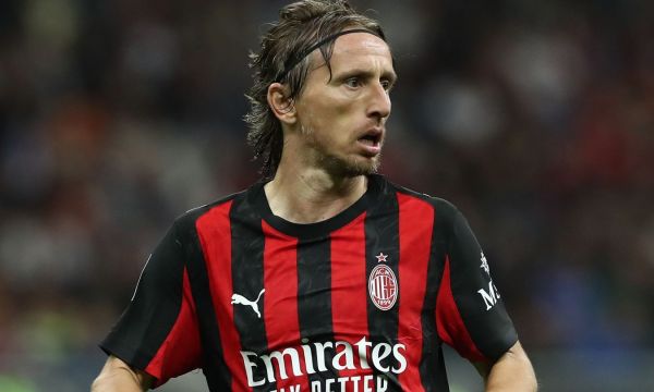 Милан планира да продължи с Модрич