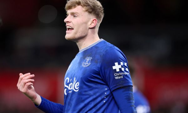 Манчестър Юнайтед и Тотнъм следят защитник на Евертън