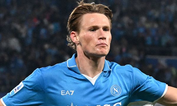 Ман Юнайтед може да си върне Мактоминей срещу 50 милиона 