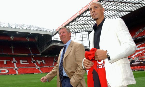 Рио: Облечен в бял костюм. Преди 23 години… 