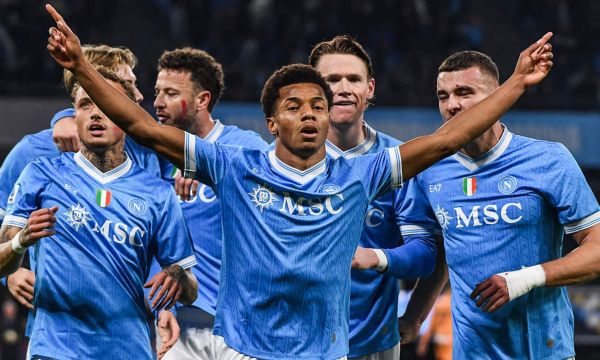 Наполи победи Аталанта и оглави класирането (видео)