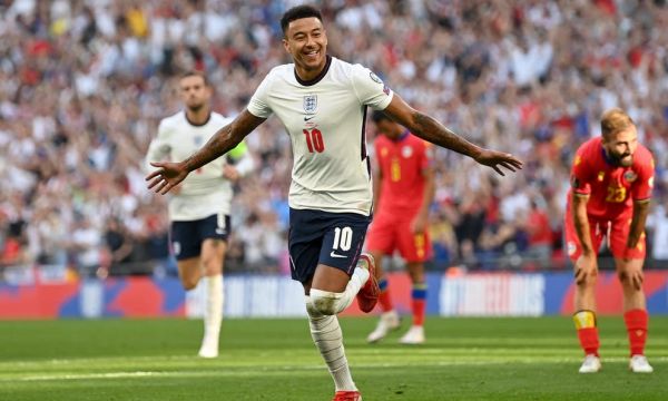 Пиърс: Лингард играе странна роля в Ман Юнайтед