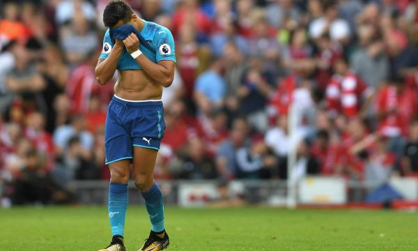 Сити се връща за Санчес през януари