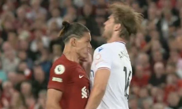  Нунес е вторият, изгонен в дебюта си на 