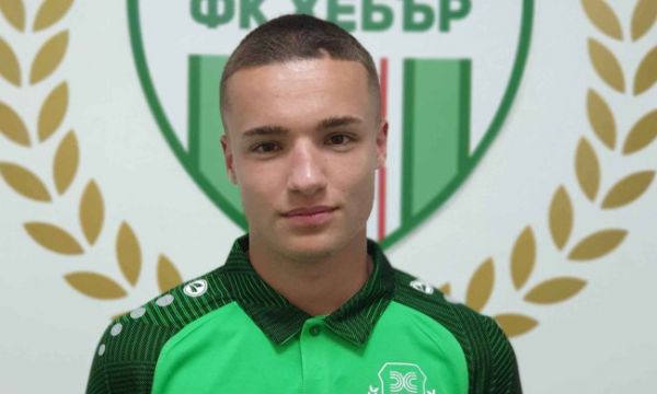 Синът на Любо Пенев кара проби в Спартак Варна