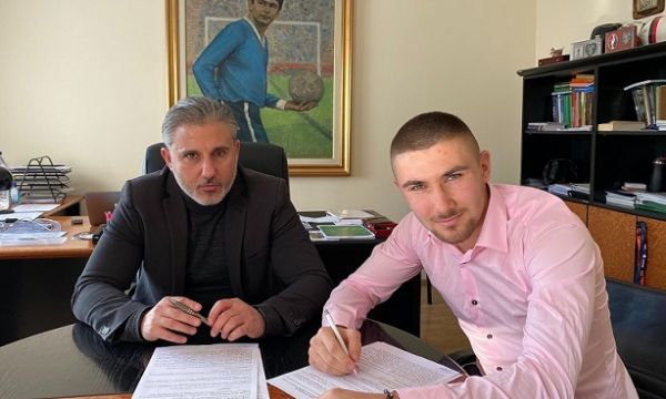 Втори голям талант подписа договор с Левски