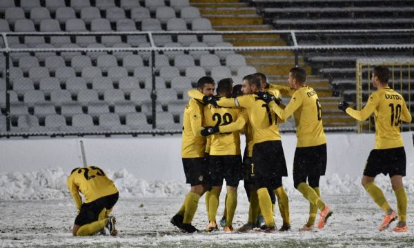 Две снежни топки във вратата на Славия стигнаха на Ботев Пловдив за победата (видео)