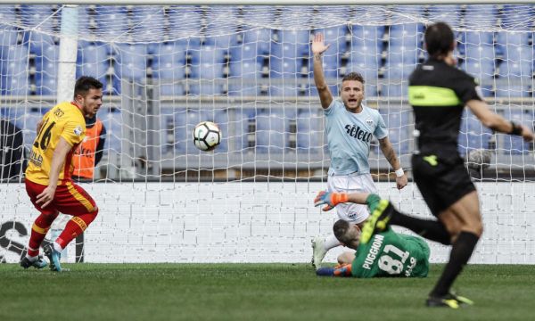 Лацио се справи с 10 от Беневенто в мач с 8 гола (видео)