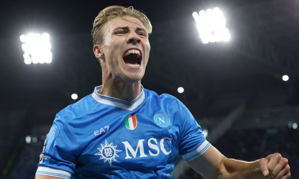 Наполи победи Спортинг с два от Хьойлунд (видео)