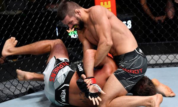 Алън победи Рение де Ридър в главното събитие на турнира на UFC в Канада