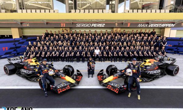 Ред Бул отказа 2.3 млрд. за продажба на Рейсинг Булс 