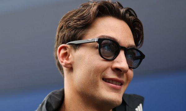 Ръсел говори за ситуацията с договора