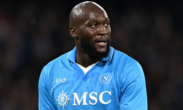 Лукаку се оплака, че е изнудван от роднини заради погребението на баща си