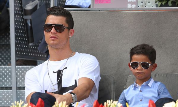 Синът на Роналдо ще играе за юношите на Ман Юнайтед