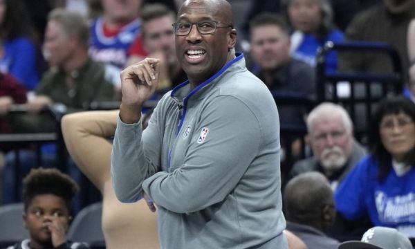 Кингс уволни Майк Браун