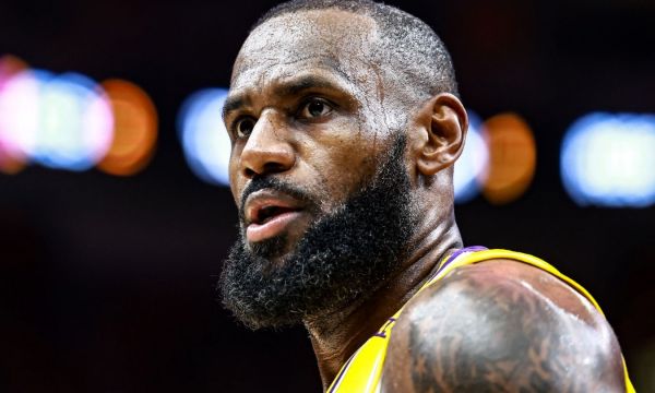 Леброн:  Всичко е толкова фалшиво в днешно време