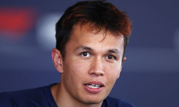 Албон и Сайнс се заплашени от дисквалификация